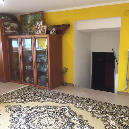 мансардная комната с невысоким потолком до 170 см Hostel Truskavets